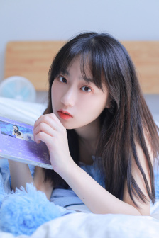 《年轻女教师1》在线播放